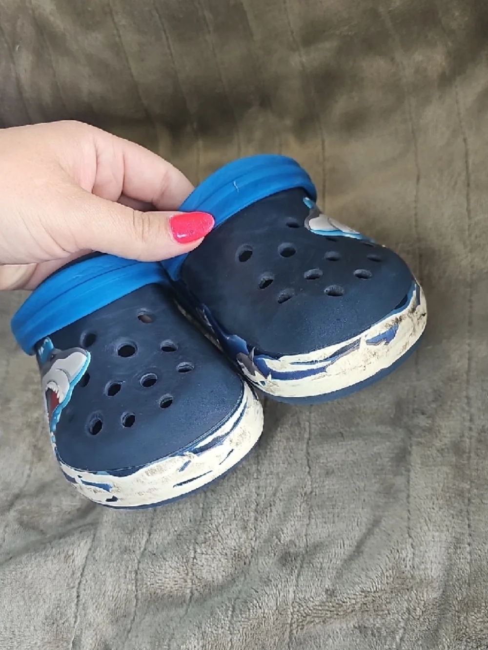 CROCS Kids Navy Blue Shark Clog with Bright Blue Strap Childrens Size 12 J23